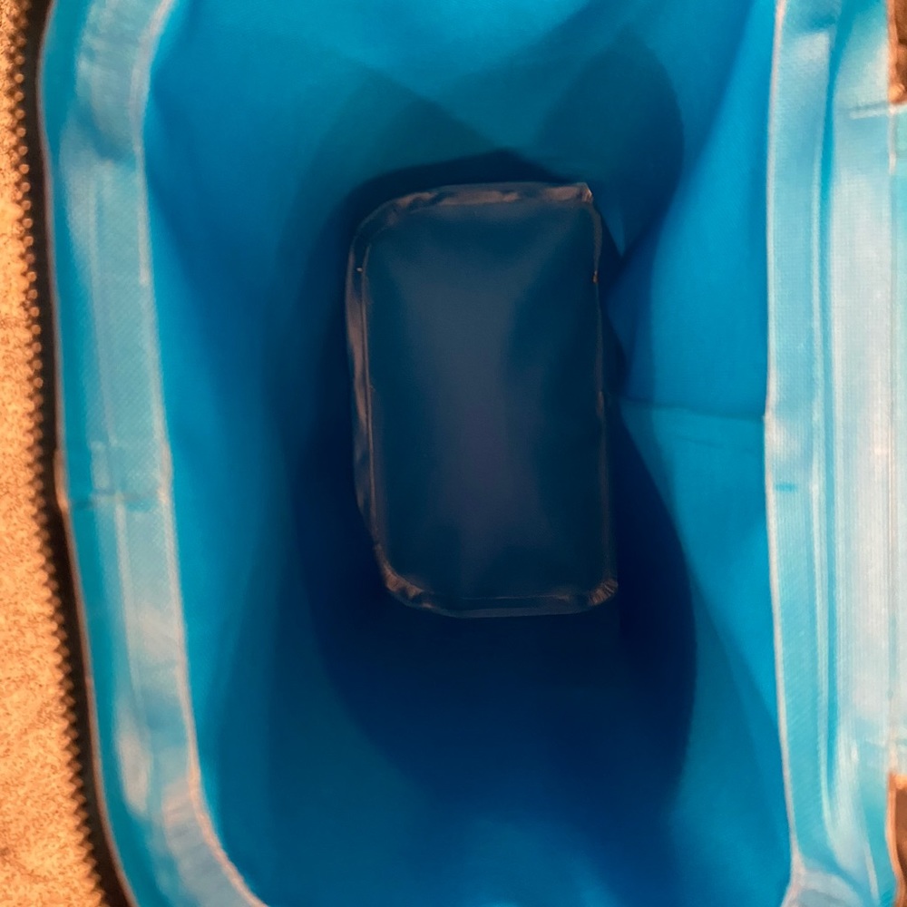 New Hydro Flask Backpack WaterProof Cooler - Picture 6 of 8